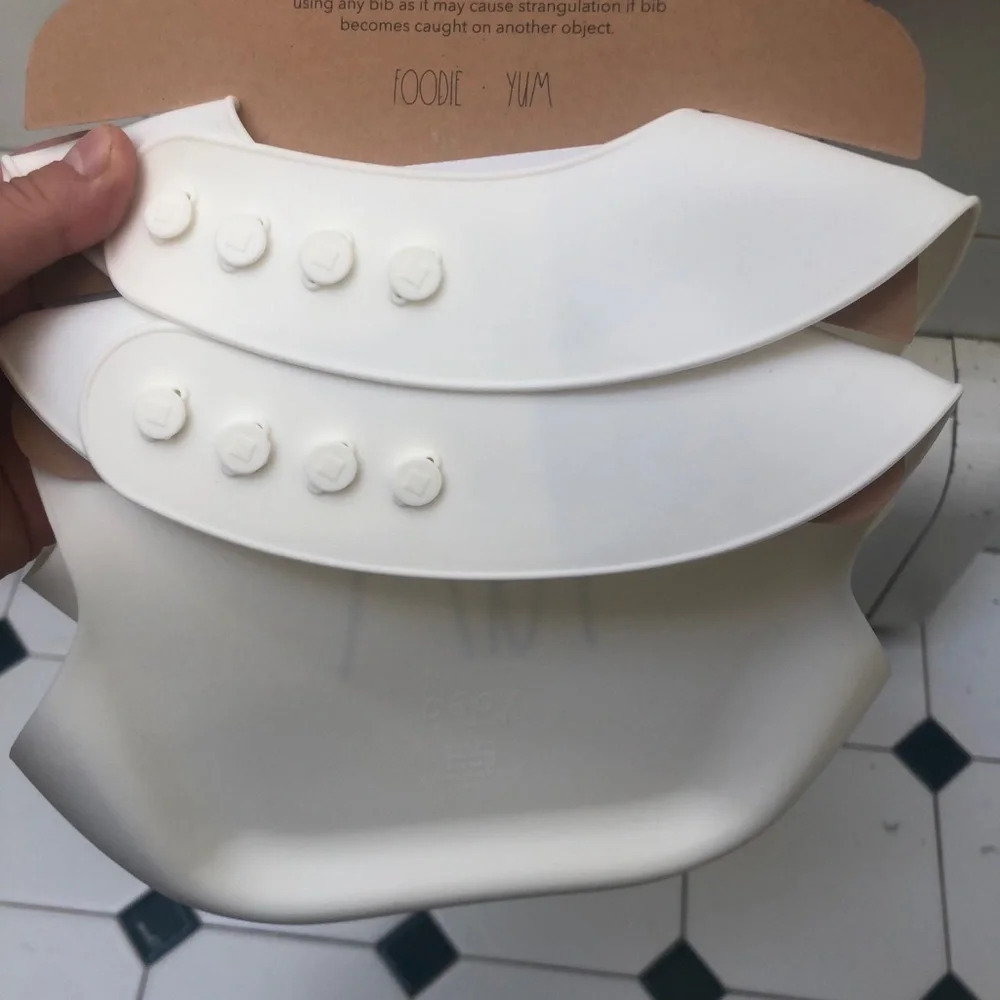 NWT RAE DUNN SILICONE BABY BIBS - Picture 3 of 3
